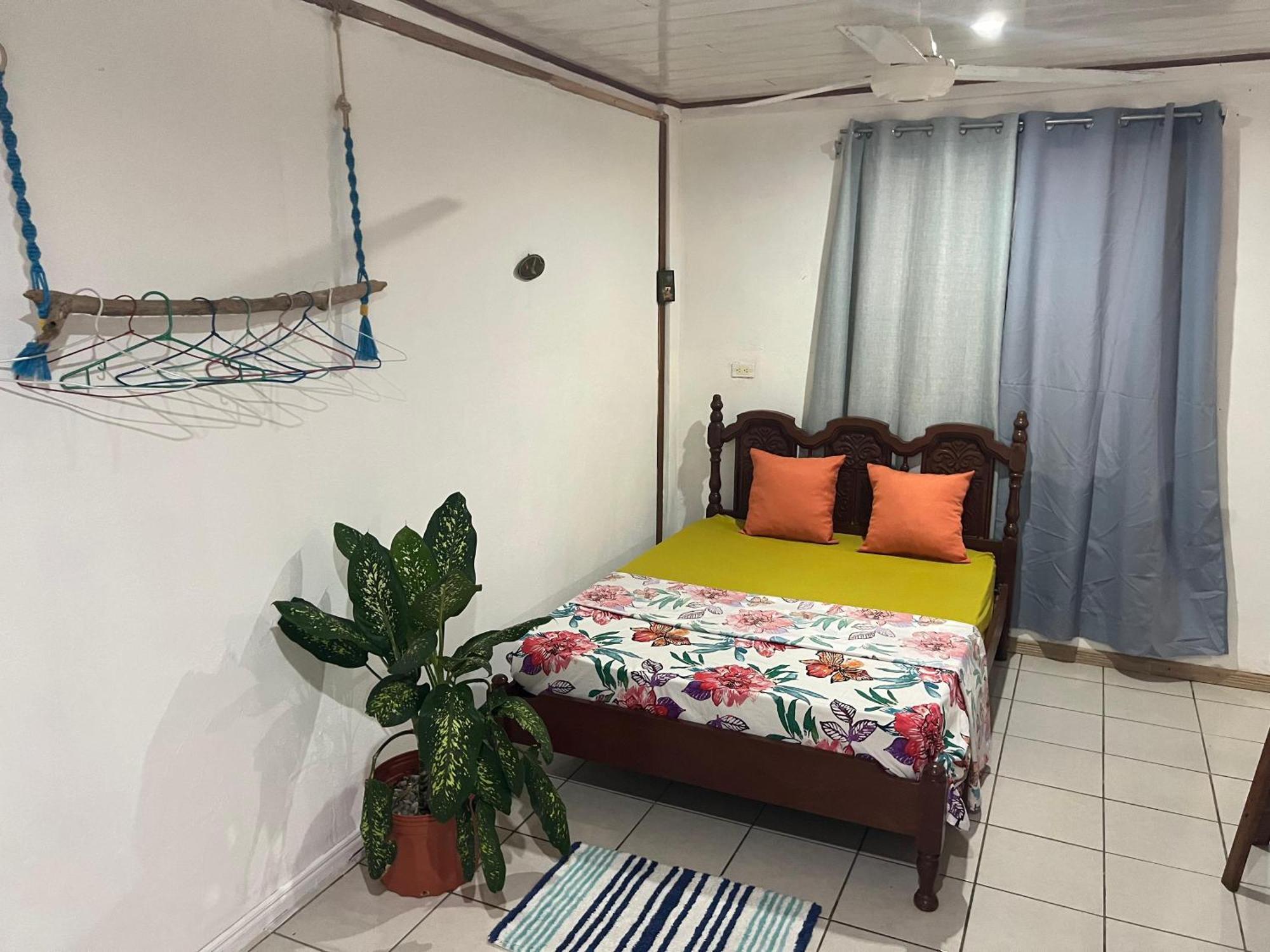 Mochis Apartment Quepos Bagian luar foto